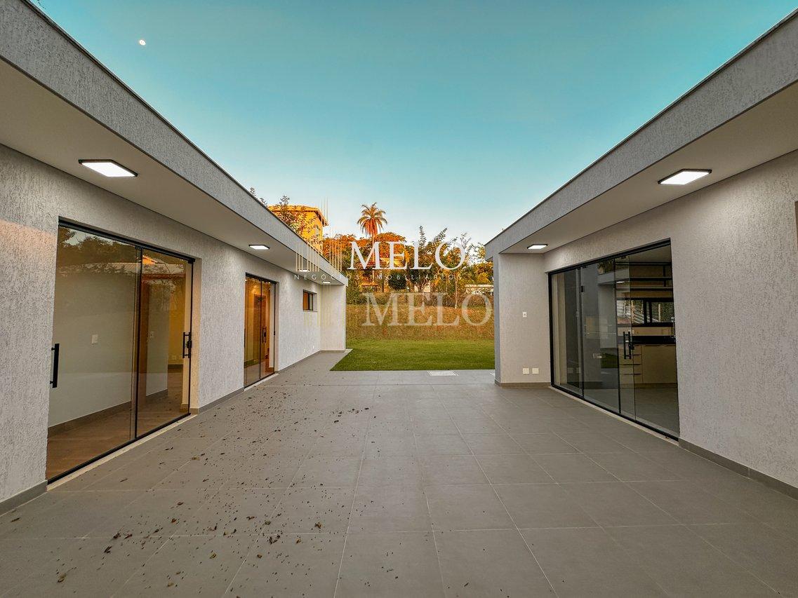 Belíssima casa linear a venda no Condomínio Gran Royalle Confins por R$3.550.000,00 - CONFINS - 