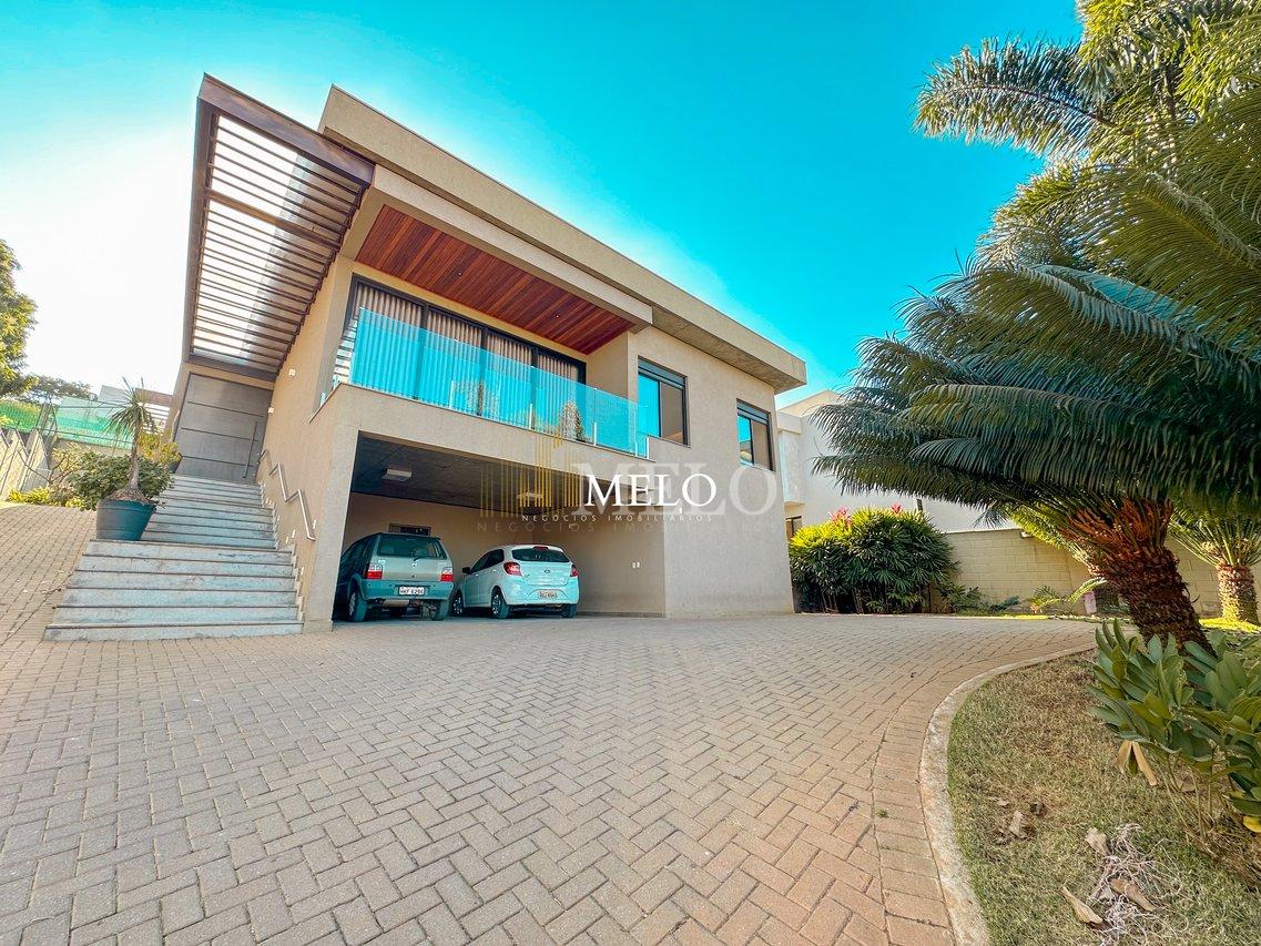 Belíssima casa com arquitetura contemporânea a venda no Garças por R$2.300.000,00 - Belo Horizonte - 