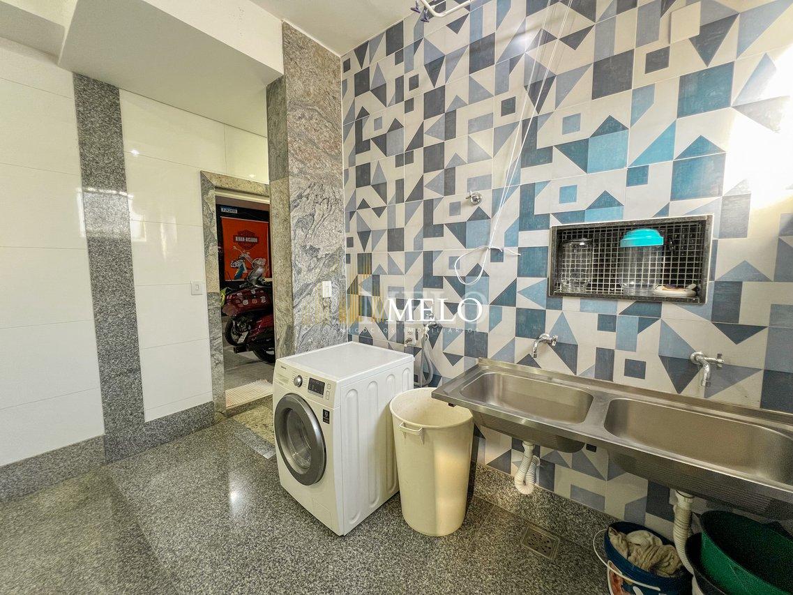 Excelente casa com alto padrão no Jardim Atlântico a venda por R$3.500,000 - Belo Horizonte - 