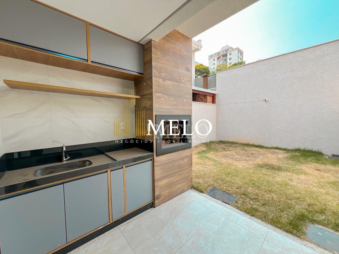 Belíssima casa Geminada Triplex á venda no Itapoã por R$970.000,00 - Belo Horizonte - 