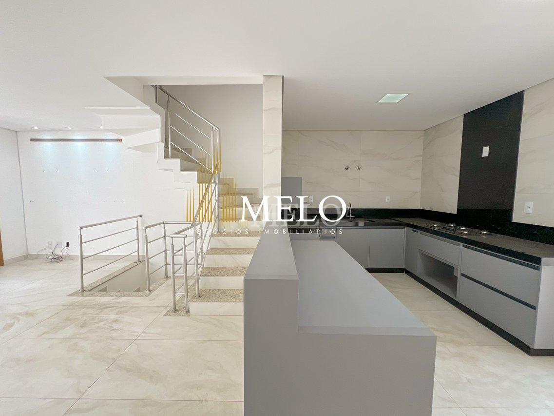 Belíssima casa Geminada Triplex á venda no Itapoã por R$970.000,00 - Belo Horizonte - 