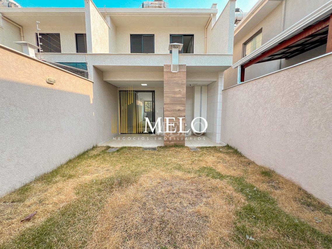 Belíssima casa Geminada Triplex á venda no Itapoã por R$970.000,00 - Belo Horizonte - 