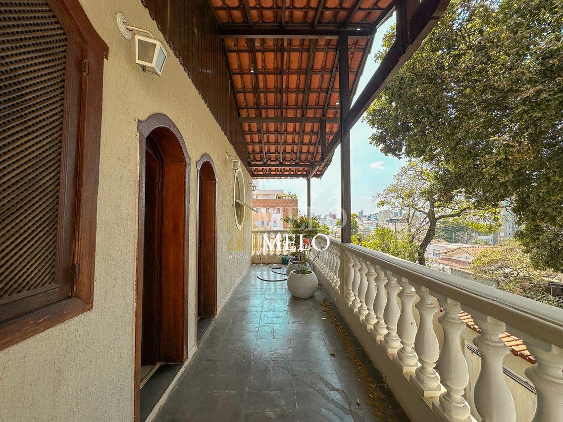 Belíssima casa a venda no Santa Rosa por R$ 1.250.000,00 - Belo Horizonte - 