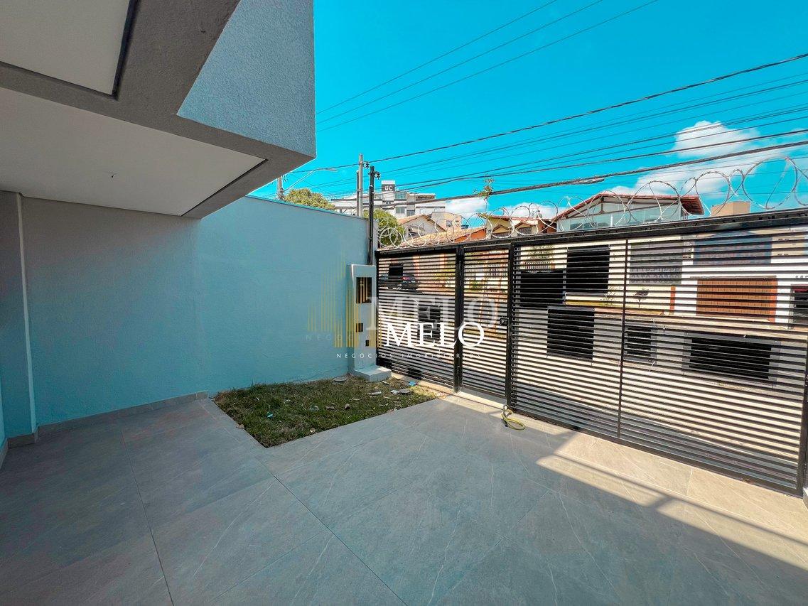 Belíssima Casa Geminada a venda no Planalto por R$740.000,00 - Belo Horizonte - 