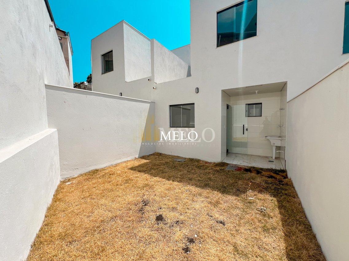 Belíssima Casa Geminada a venda no Floramar por R$595.000,00 - Belo Horizonte - 