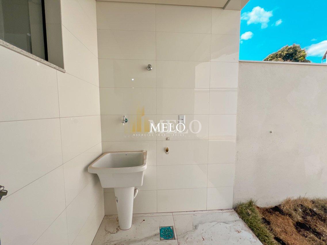 Belíssima Casa Geminada a venda no Floramar por R$595.000,00 - Belo Horizonte - 