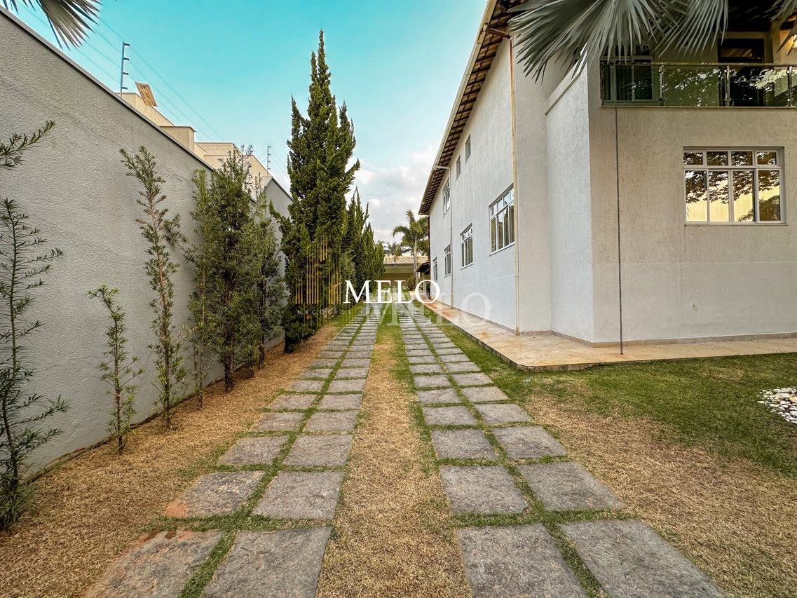 Belíssima casa a venda no Bandeirantes por R$5.500.000 - Belo Horizonte - 