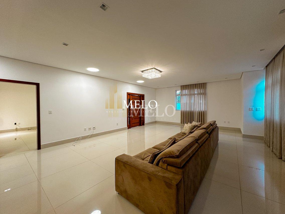 Belíssima casa a venda no Bandeirantes por R$5.500.000 - Belo Horizonte - 