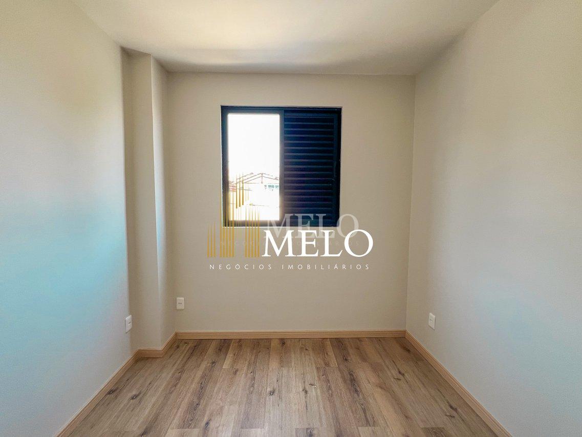 Belíssima casa TRIPLEX a venda no Planalto por R$720.000,00 - Belo Horizonte - 