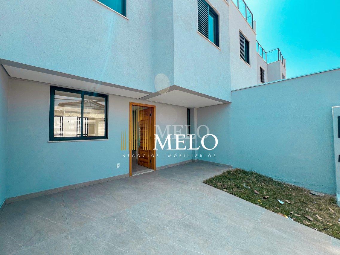 Belíssima casa TRIPLEX a venda no Planalto por R$720.000,00 - Belo Horizonte - 