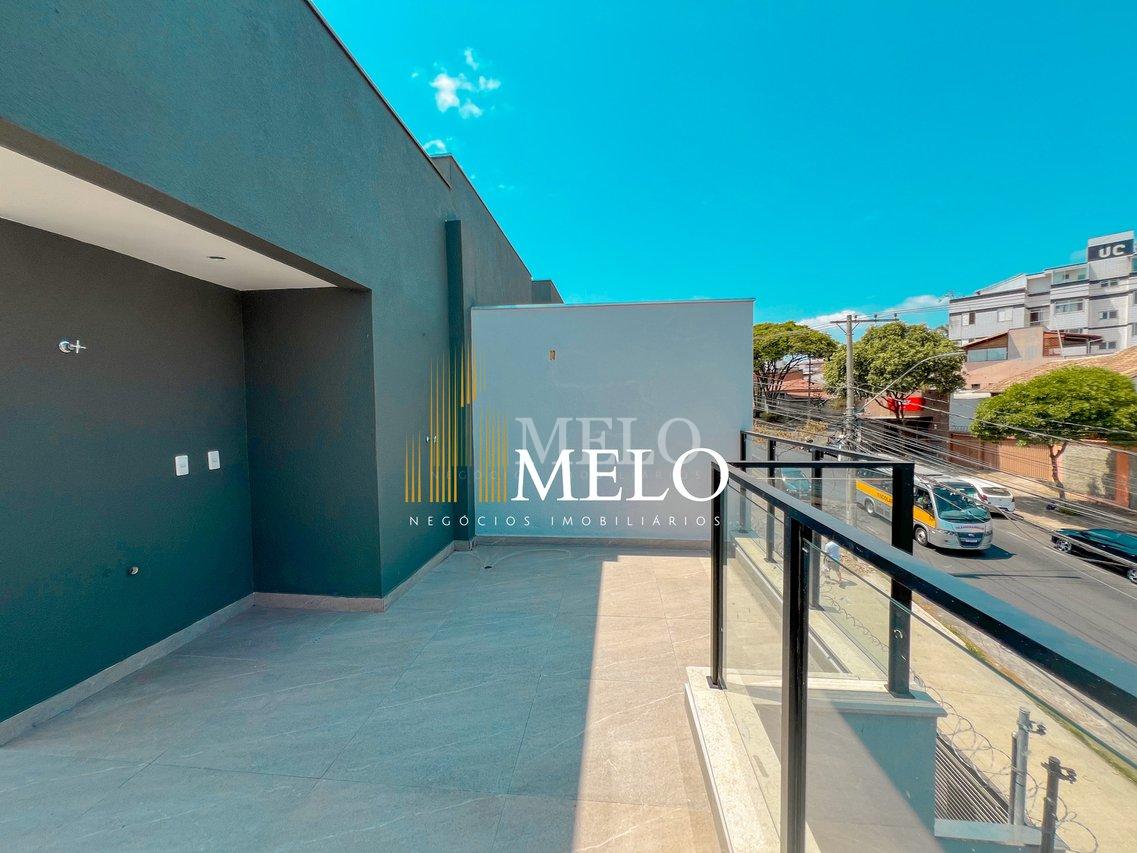 Belíssima casa TRIPLEX a venda no Planalto por R$720.000,00 - Belo Horizonte - 
