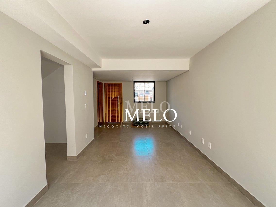 Belíssima casa TRIPLEX a venda no Planalto por R$720.000,00 - Belo Horizonte - 
