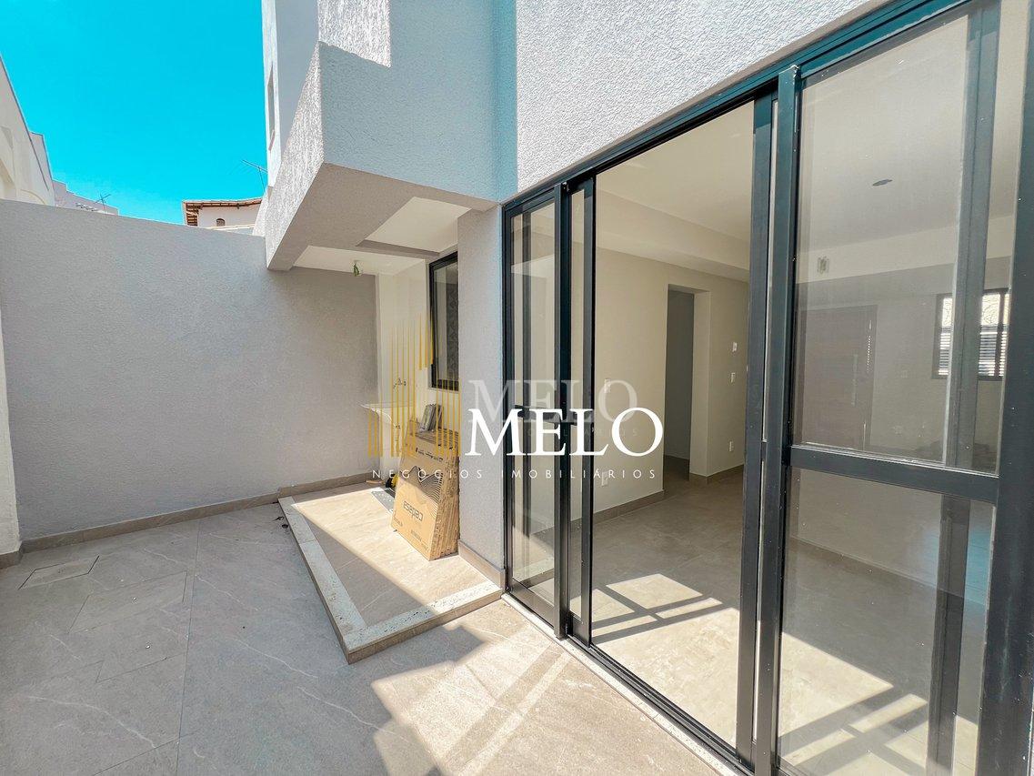 Belíssima casa TRIPLEX a venda no Planalto por R$720.000,00 - Belo Horizonte - 