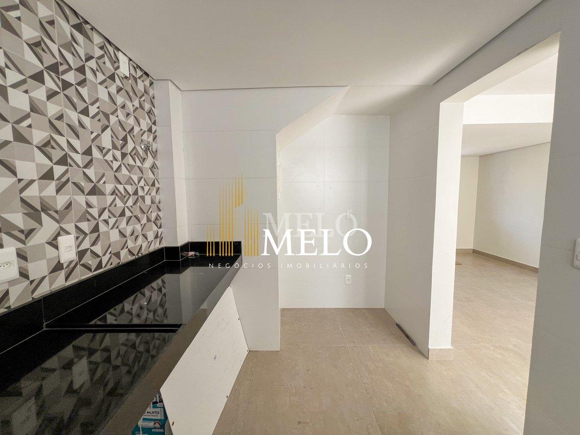 Belíssima casa TRIPLEX a venda no Planalto por R$720.000,00 - Belo Horizonte - 
