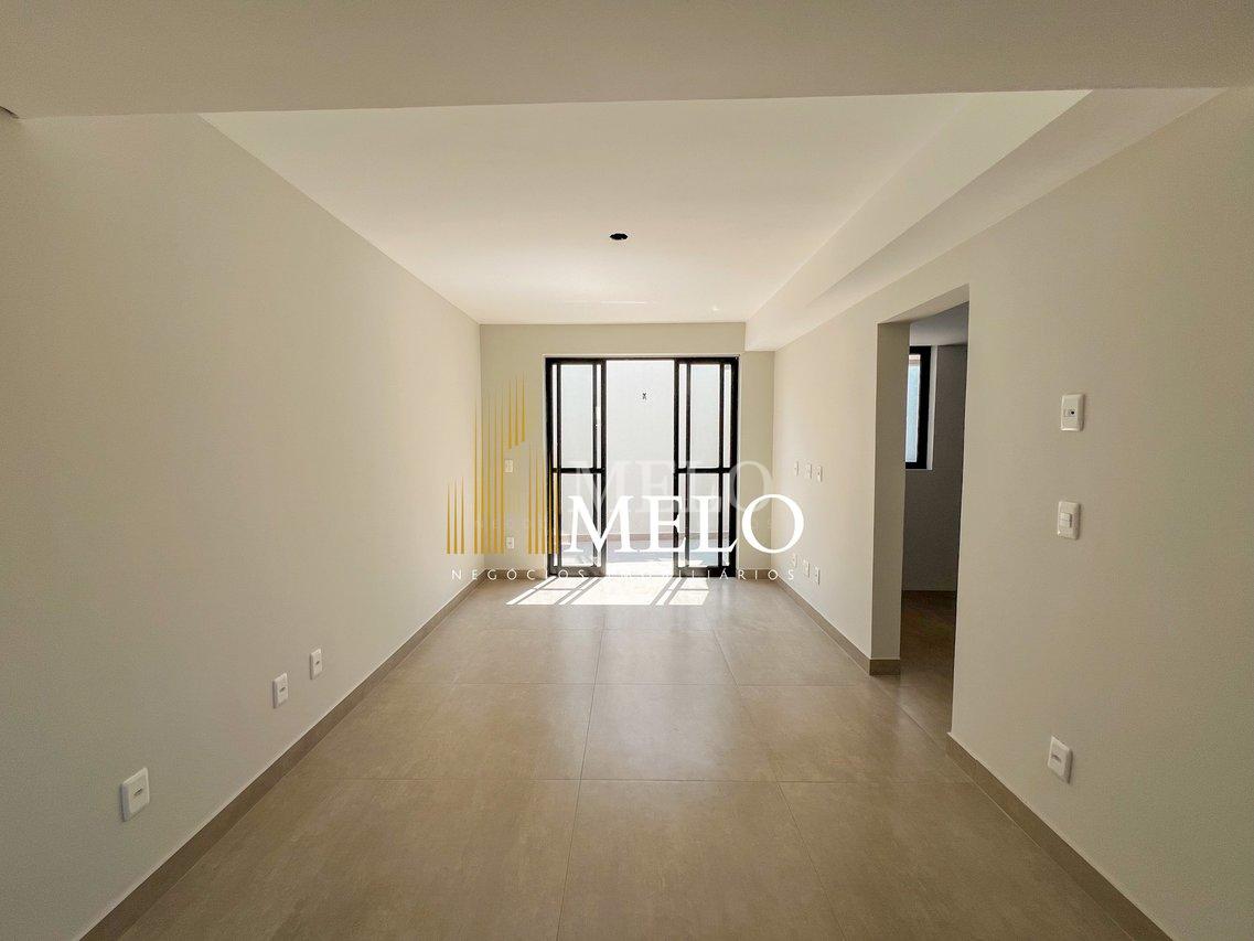 Belíssima casa TRIPLEX a venda no Planalto por R$720.000,00 - Belo Horizonte - 