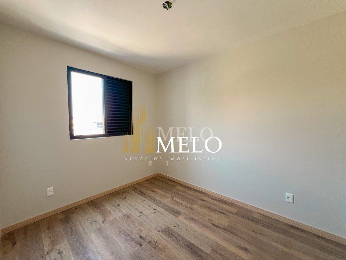 Belíssima casa TRIPLEX a venda no Planalto por R$720.000,00 - Belo Horizonte - 