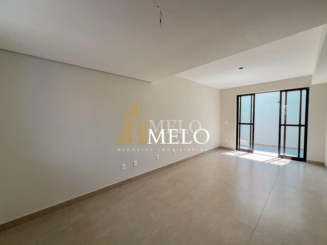 Belíssima casa TRIPLEX a venda no Planalto por R$720.000,00 - Belo Horizonte - 