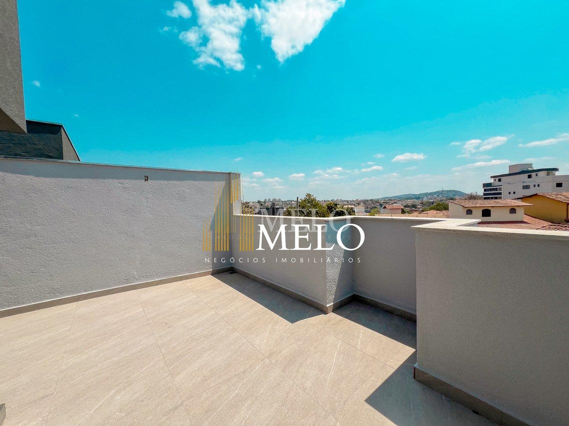 Belíssima casa TRIPLEX a venda no Planalto por R$720.000,00 - Belo Horizonte - 