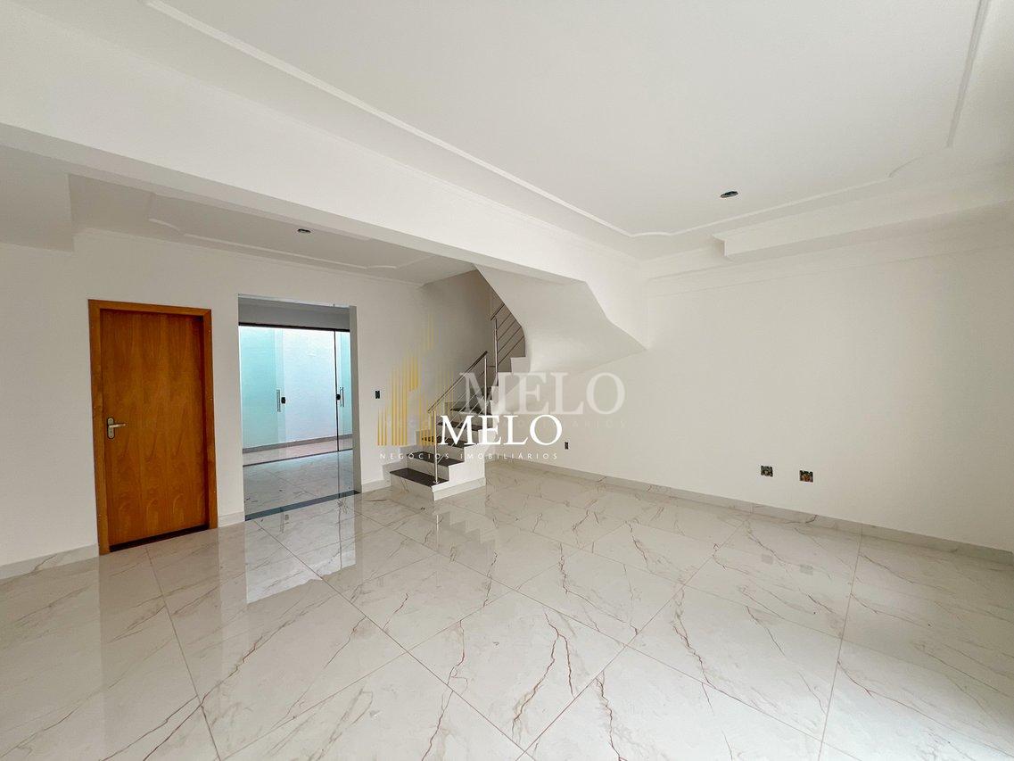 Belíssima Casa Geminada à Venda no Santa Amélia por R$680.000,00 - Belo Horizonte - 