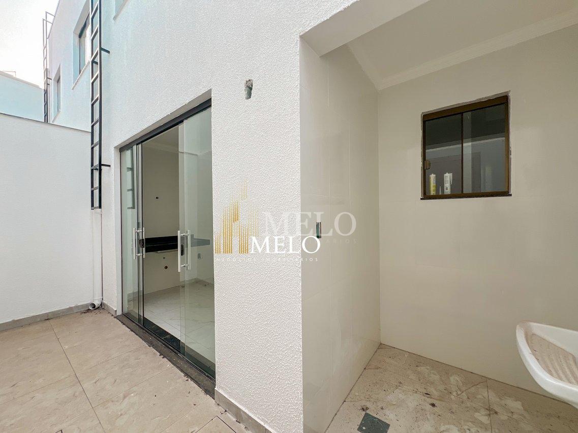 Belíssima Casa Geminada à Venda no Santa Amélia por R$680.000,00 - Belo Horizonte - 