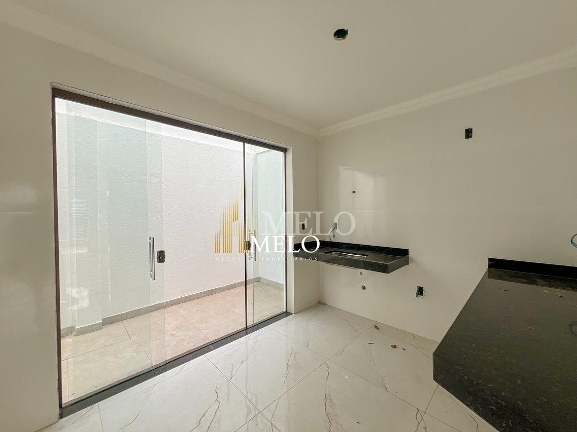 Belíssima Casa Geminada à Venda no Santa Amélia por R$680.000,00 - Belo Horizonte - 