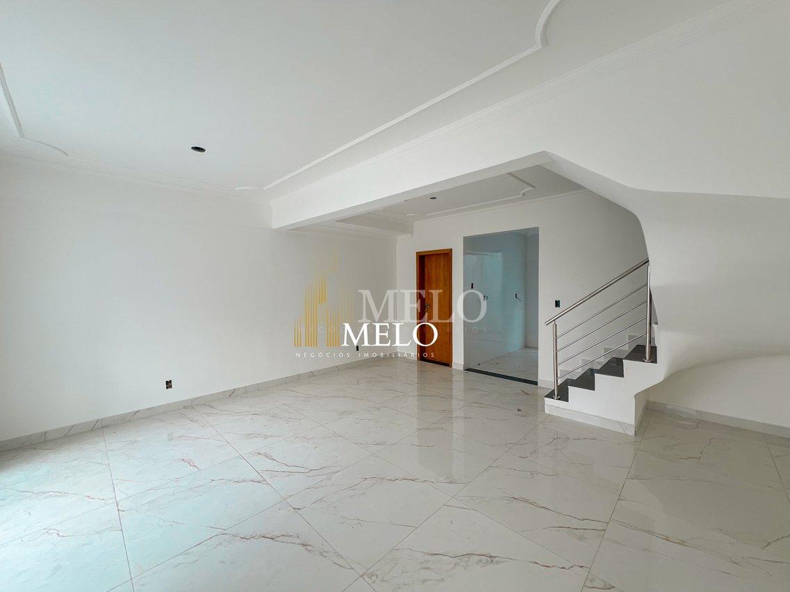 Belíssima Casa Geminada à Venda no Santa Amélia por R$680.000,00 - Belo Horizonte - 