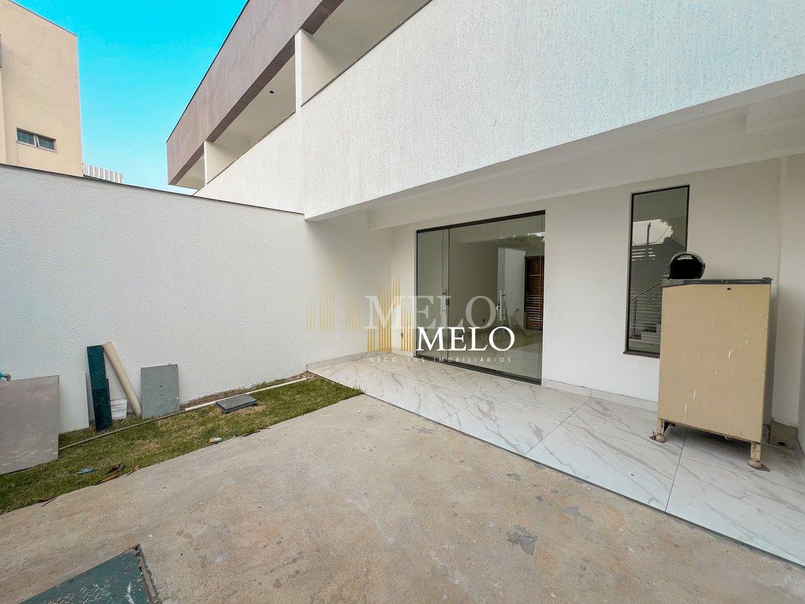 Belíssima casa Geminada à venda no Santa Amélia por R$ 650.000,00 - Belo Horizonte - 