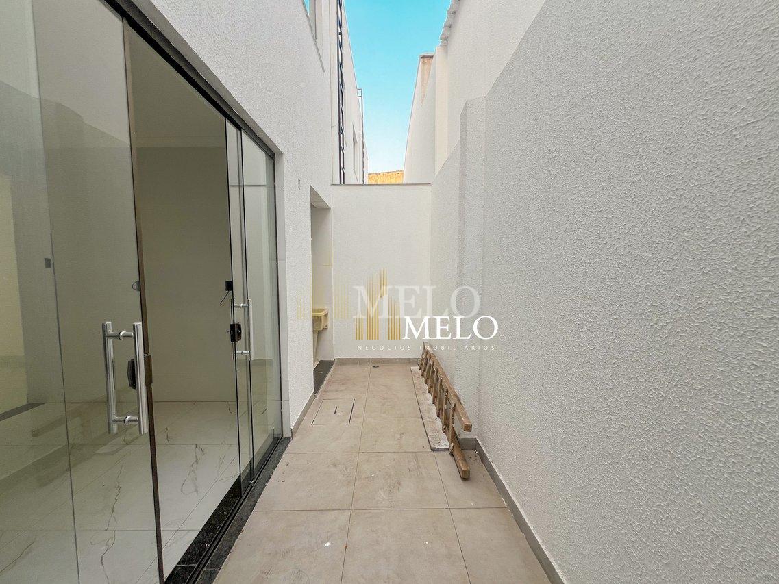 Belíssima casa Geminada à venda no Santa Amélia por R$ 650.000,00 - Belo Horizonte - 