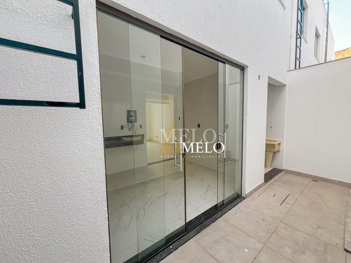 Belíssima casa Geminada à venda no Santa Amélia por R$ 650.000,00 - Belo Horizonte - 