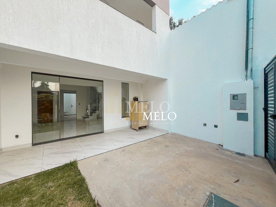 Belíssima casa Geminada à venda no Santa Amélia por R$ 650.000,00 - Belo Horizonte - 