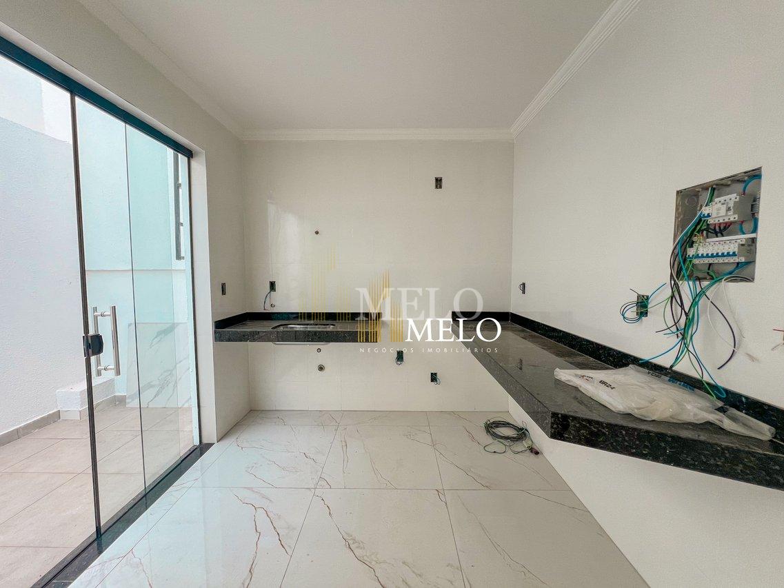 Belíssima casa Geminada à venda no Santa Amélia por R$ 650.000,00 - Belo Horizonte - 