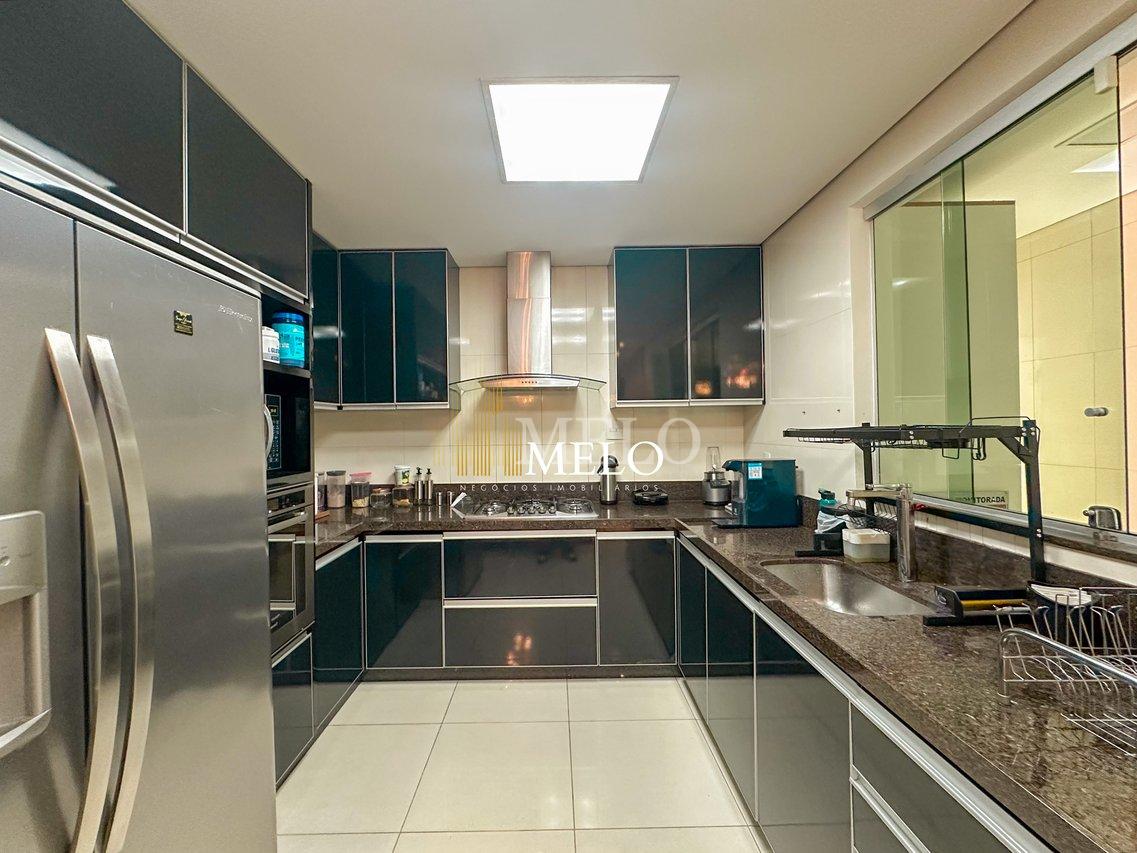 Belíssima casa a venda no TREVO por R$ 2.800.000,00 - Belo Horizonte - 