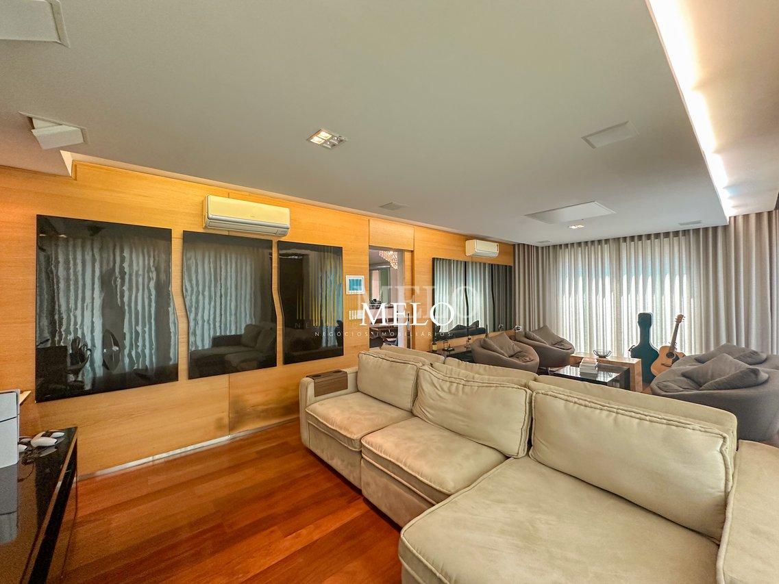 Belíssima casa a venda no TREVO por R$ 2.800.000,00 - Belo Horizonte - 