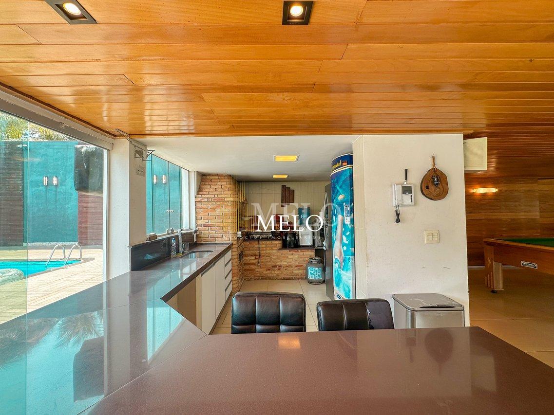 Belíssima casa a venda no TREVO por R$ 2.800.000,00 - Belo Horizonte - 