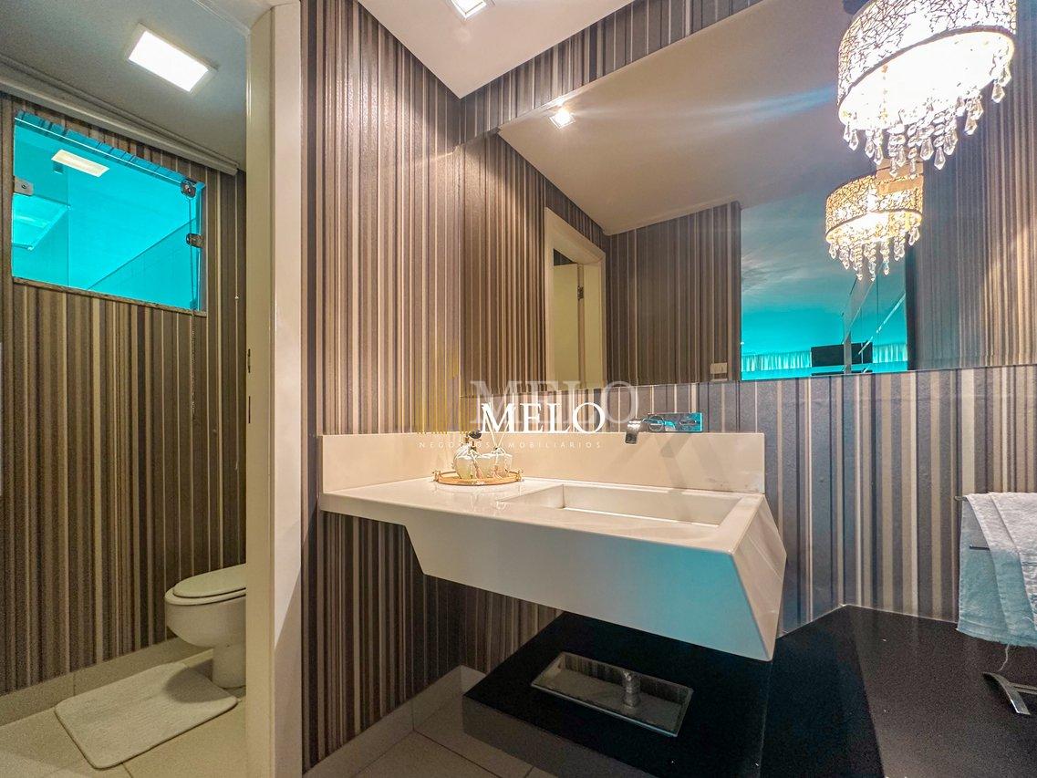 Belíssima casa a venda no TREVO por R$ 2.800.000,00 - Belo Horizonte - 