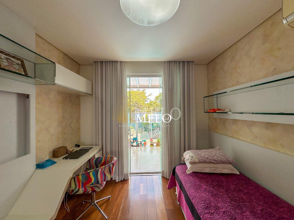 Belíssima casa a venda no TREVO por R$ 2.800.000,00 - Belo Horizonte - 