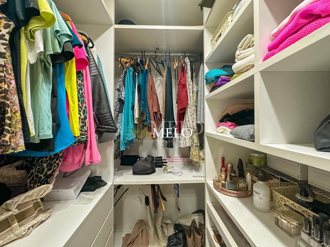 Belíssima casa a venda no TREVO por R$ 2.800.000,00 - Belo Horizonte - 