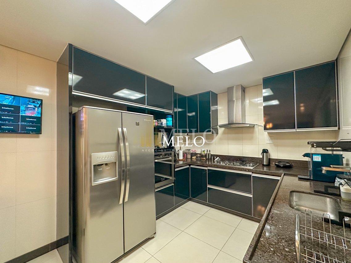 Belíssima casa a venda no TREVO por R$ 2.800.000,00 - Belo Horizonte - 