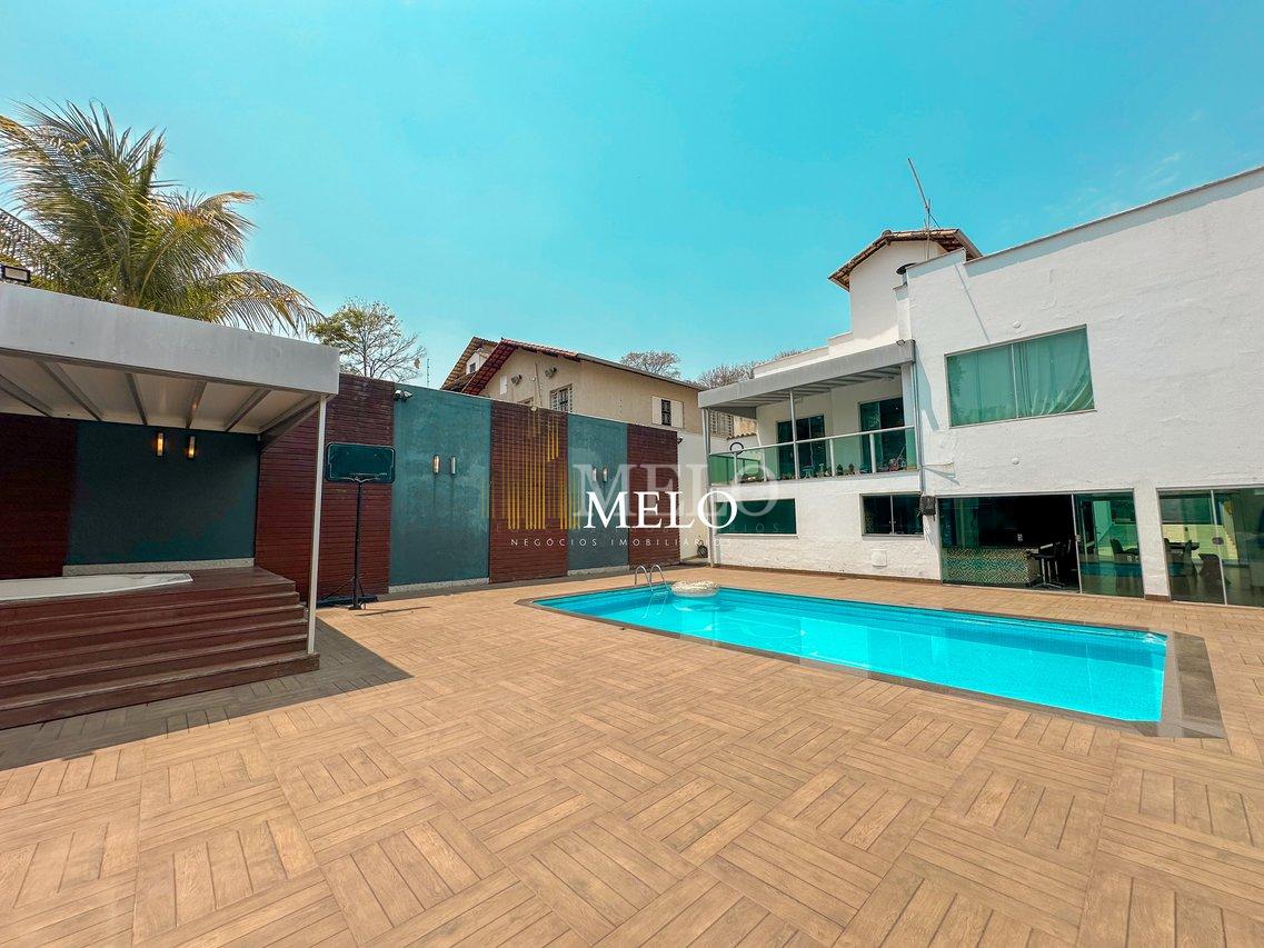 Belíssima casa a venda no TREVO por R$ 2.800.000,00 - Belo Horizonte - 