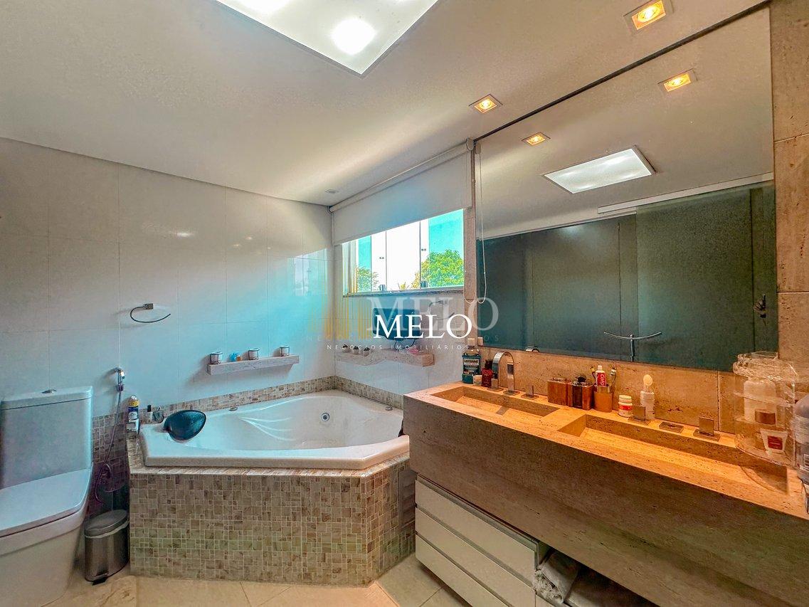 Belíssima casa a venda no TREVO por R$ 2.800.000,00 - Belo Horizonte - 