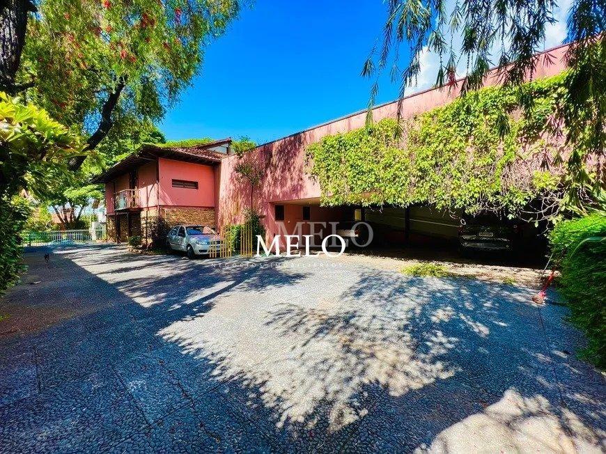 Belíssima casa a venda no São Luiz por R$3.800.000,00 - Belo Horizonte - 