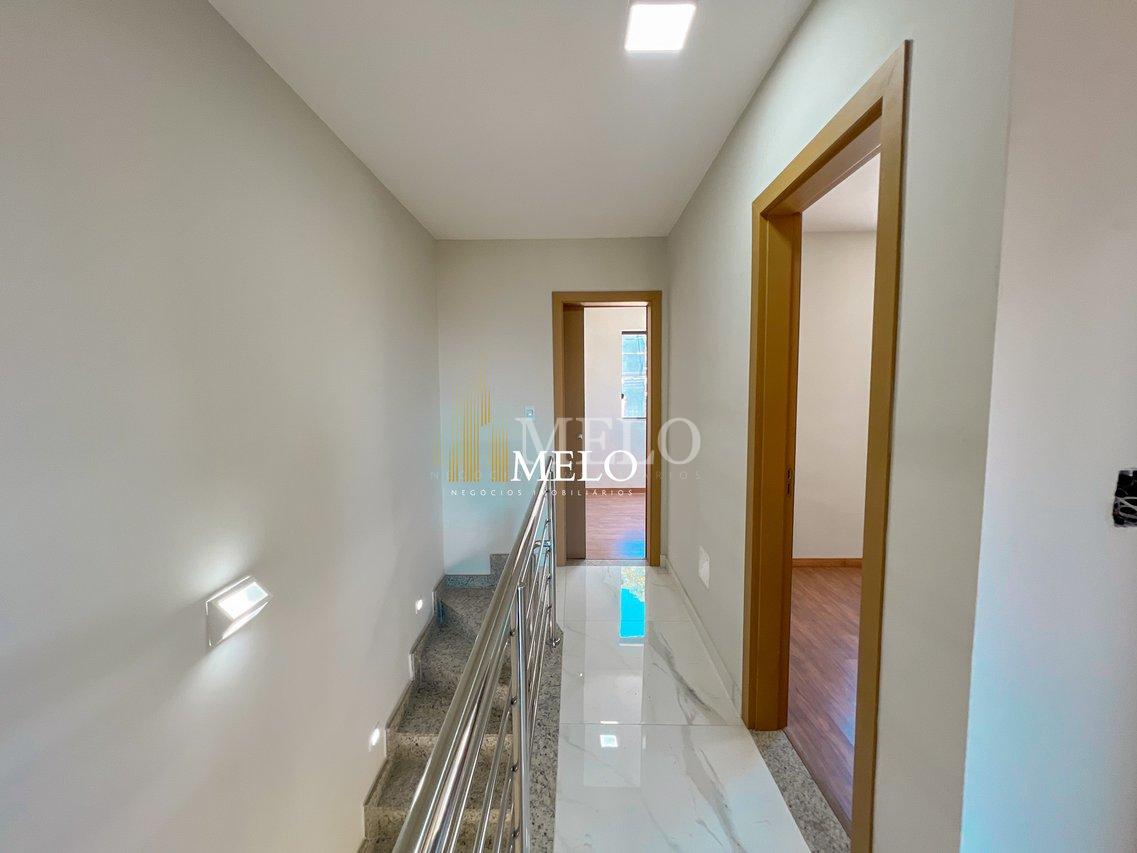 Belíssima casa Duplex a venda no Santa Mônica por R$819.900,00 - Belo Horizonte - 