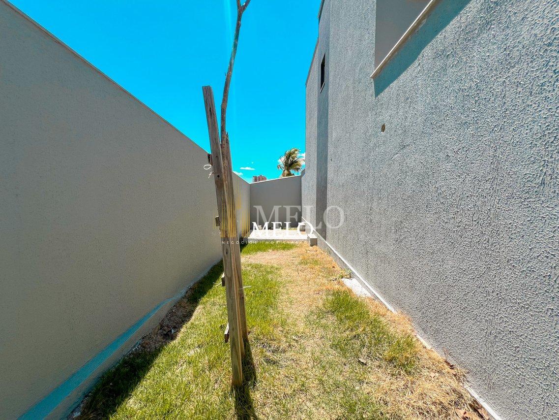 Belíssima casa Duplex a venda no Santa Mônica por R$819.900,00 - Belo Horizonte - 