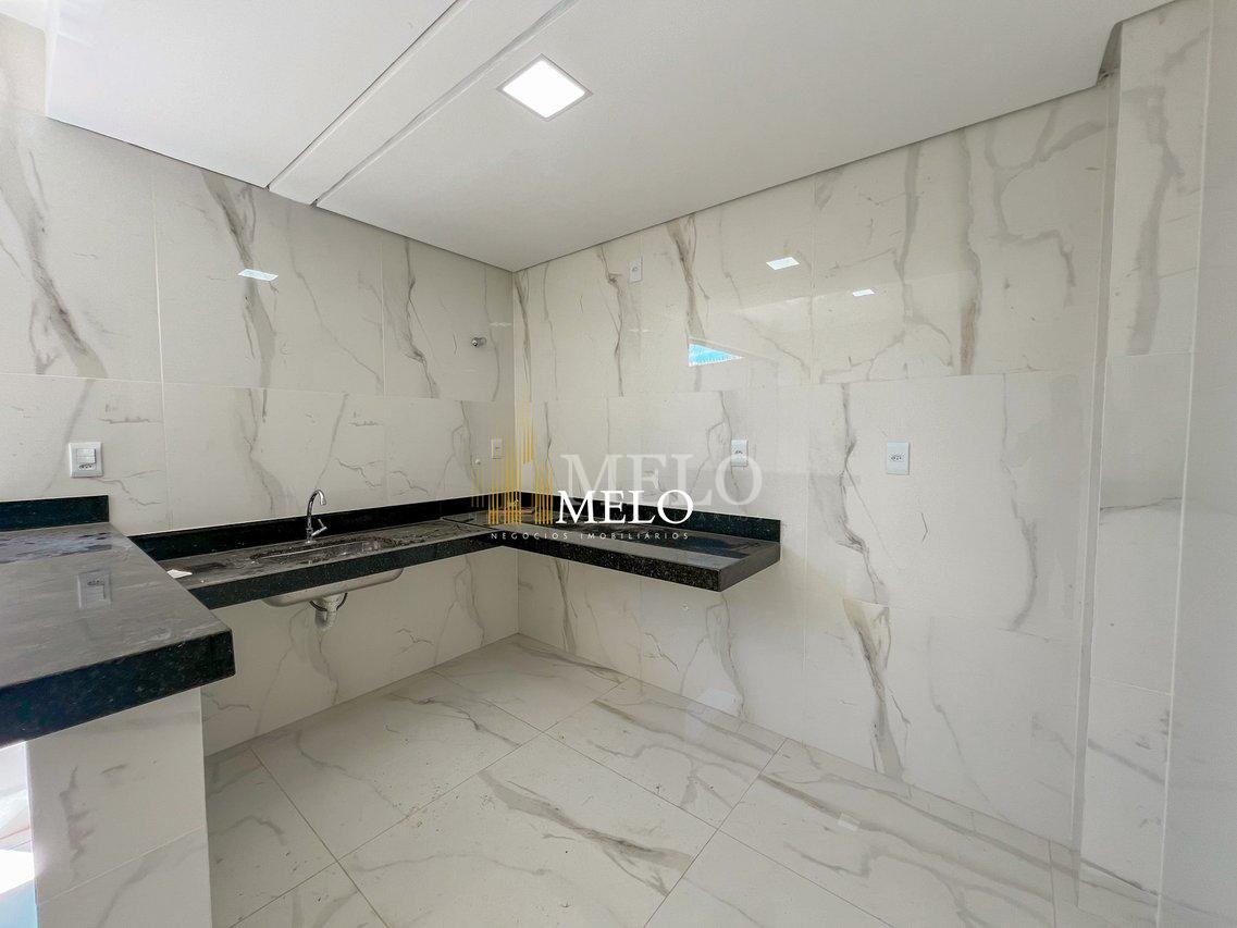 Belíssima casa Duplex a venda no Santa Mônica por R$819.900,00 - Belo Horizonte - 