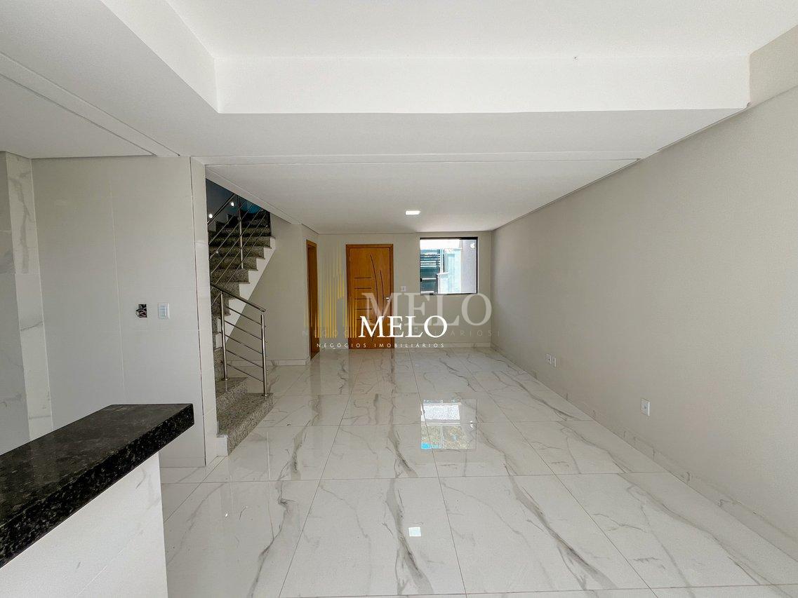 Belíssima casa Duplex a venda no Santa Mônica por R$819.900,00 - Belo Horizonte - 