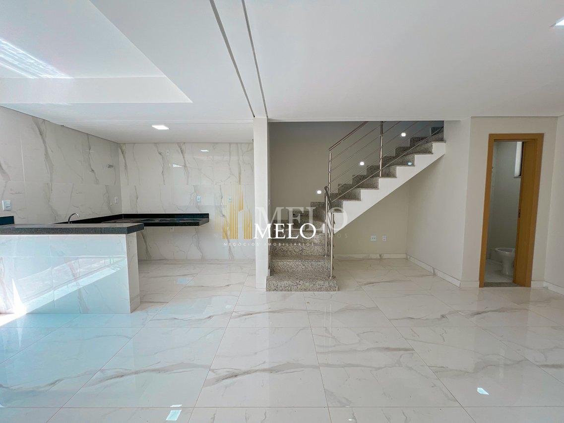 Belíssima casa Duplex a venda no Santa Mônica por R$819.900,00 - Belo Horizonte - 