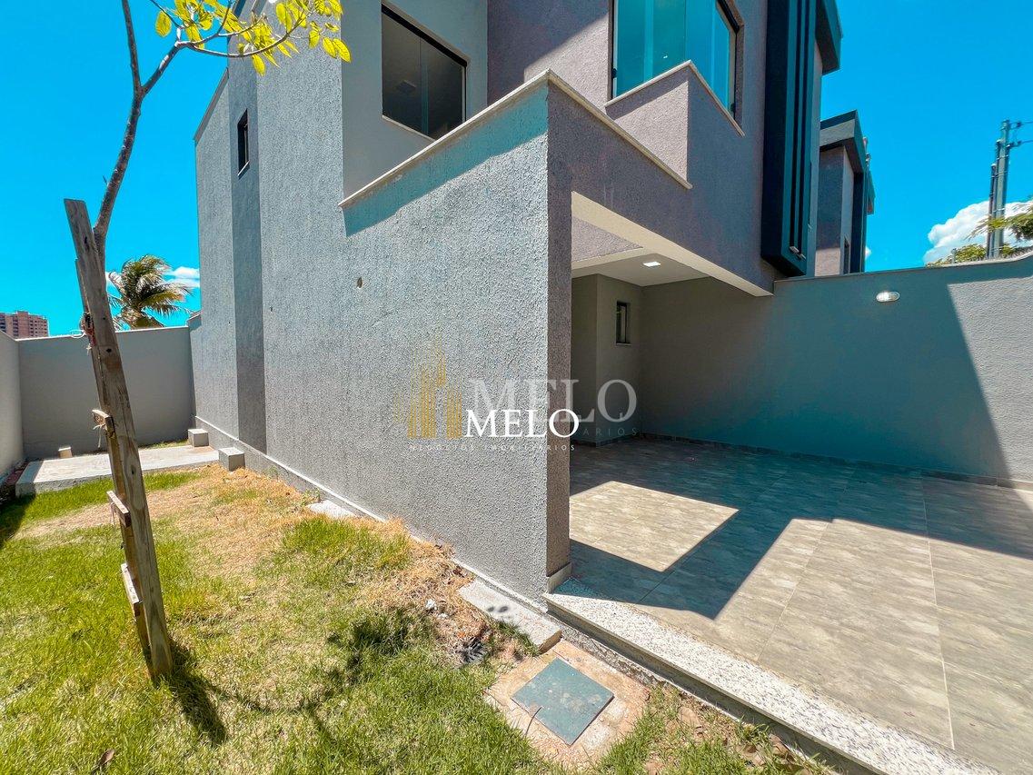 Belíssima casa Duplex a venda no Santa Mônica por R$819.900,00 - Belo Horizonte - 