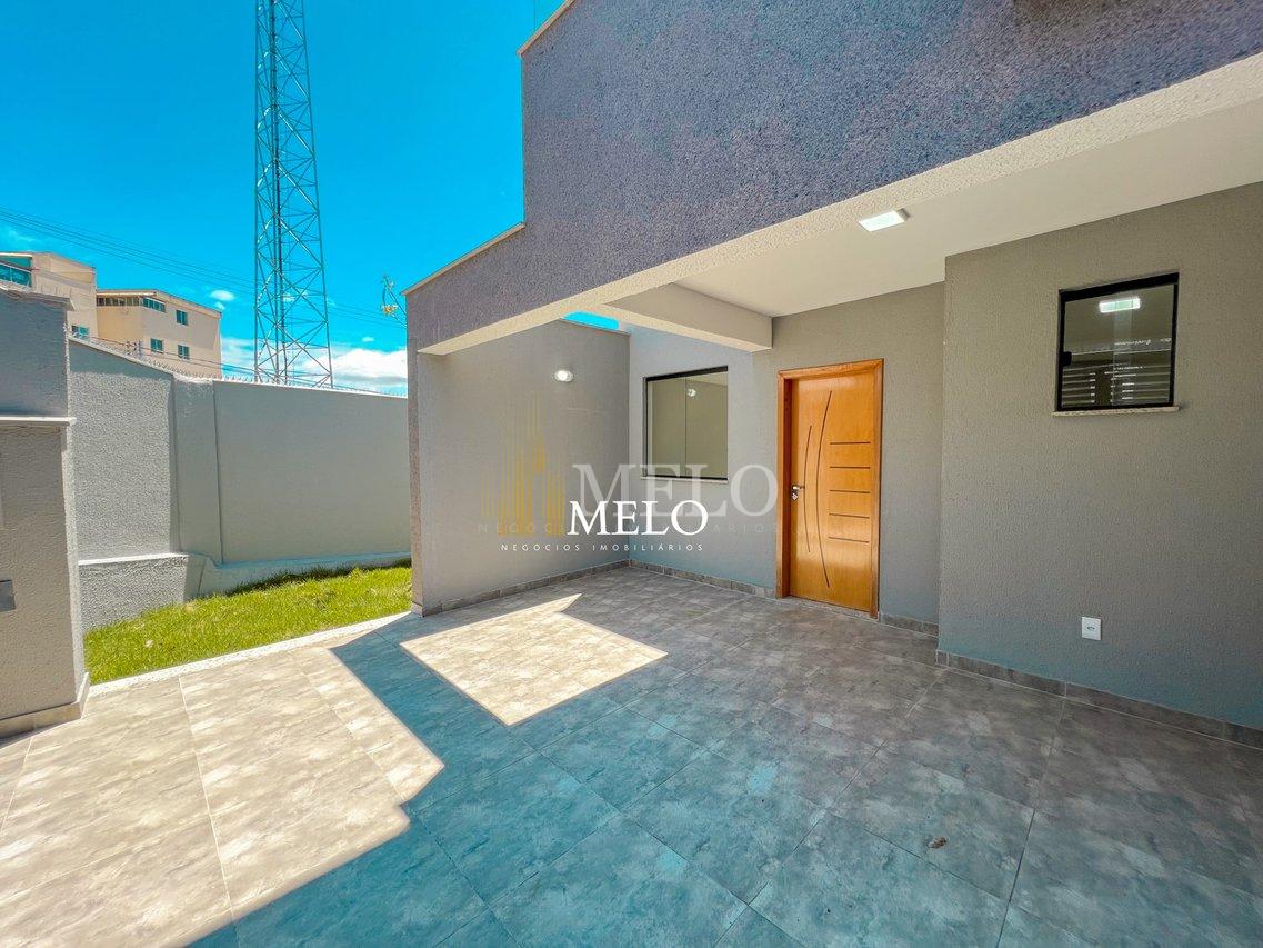 Belíssima casa Duplex a venda no Santa Mônica por R$819.900,00 - Belo Horizonte - 