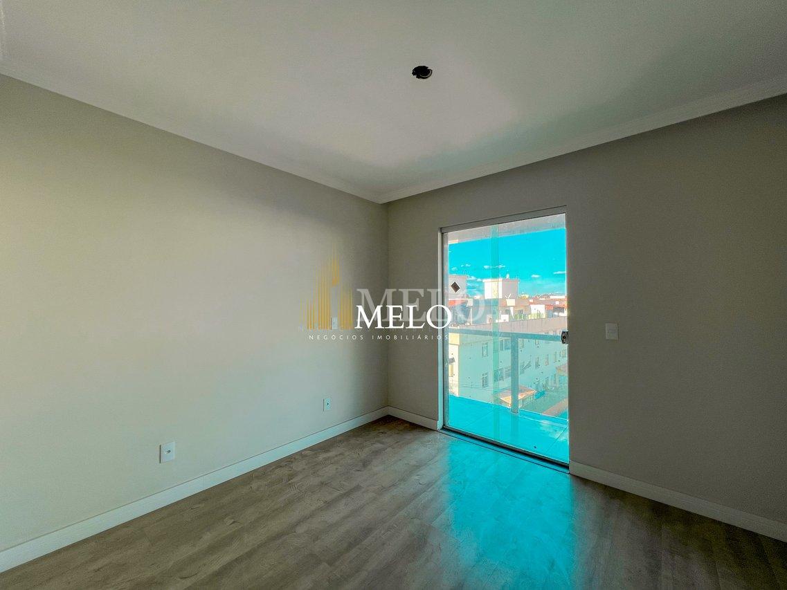 Excelente Cobertura à venda no Heliópolis por R$750.000,00 - Belo Horizonte - 