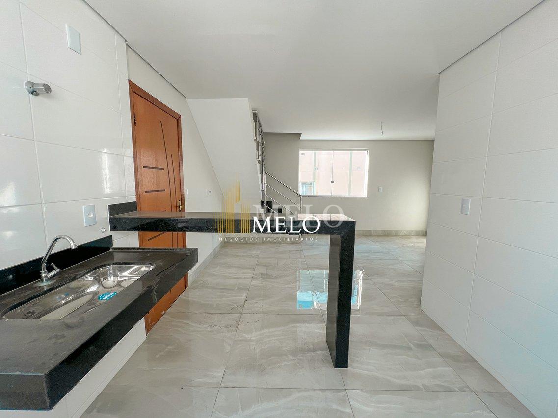 Excelente Cobertura à venda no Heliópolis por R$750.000,00 - Belo Horizonte - 